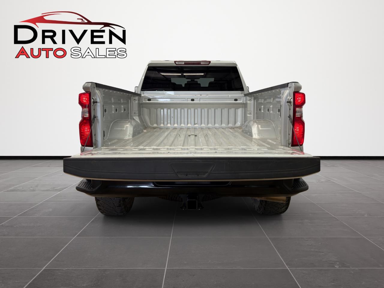 Chevrolet Silverado 2500HD 4WD Crew Cab 159" Custom 2023