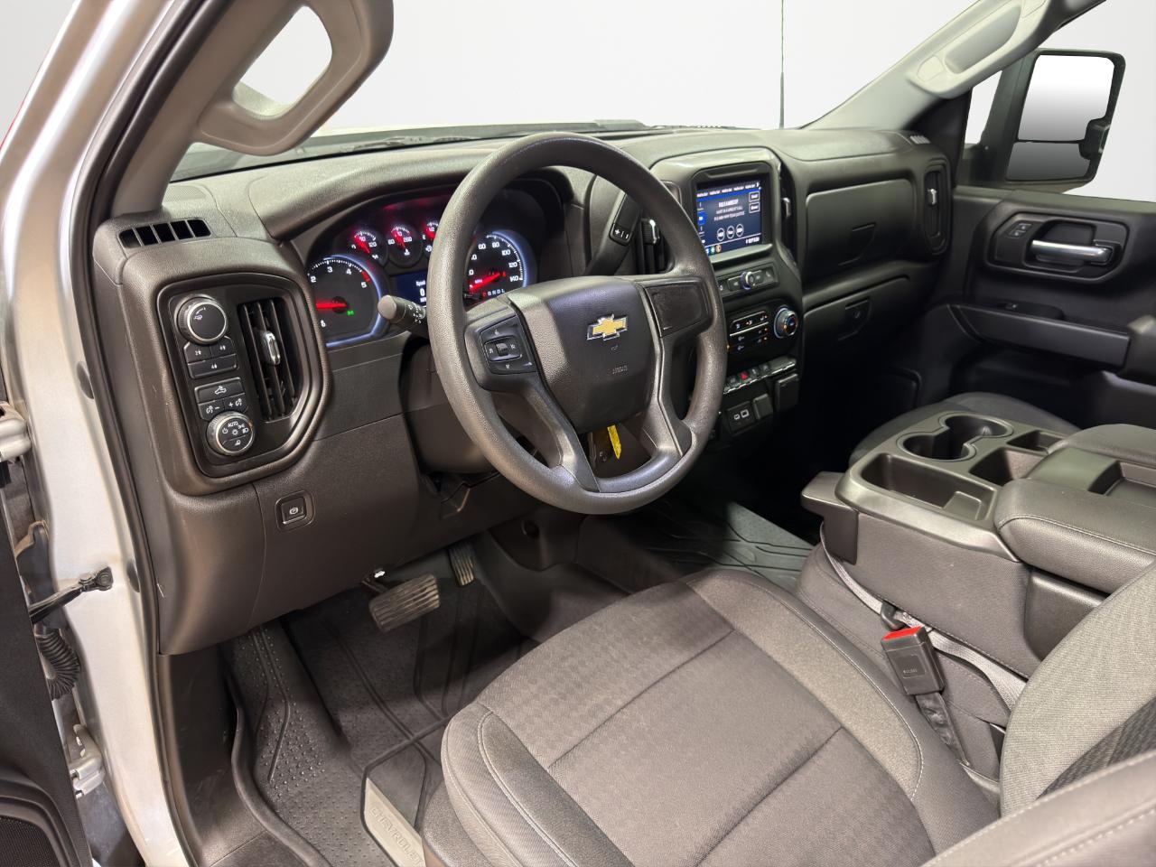 Chevrolet Silverado 2500HD 4WD Crew Cab 159" Custom 2023