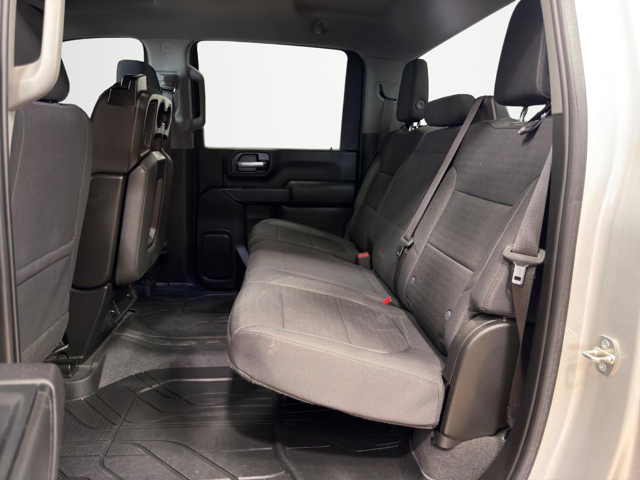 Chevrolet Silverado 2500HD 4WD Crew Cab 159" Custom 2023