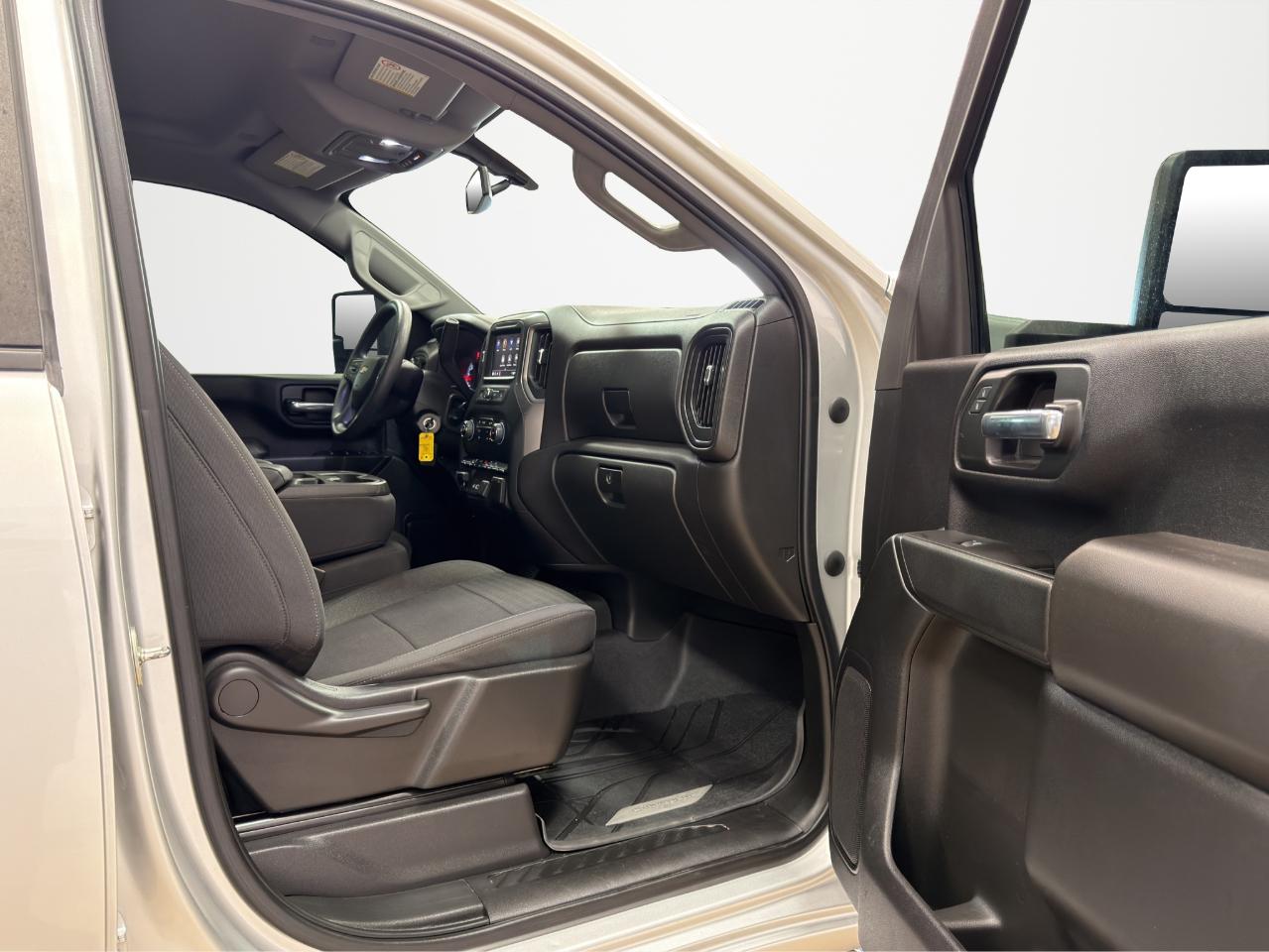 Chevrolet Silverado 2500HD 4WD Crew Cab 159" Custom 2023
