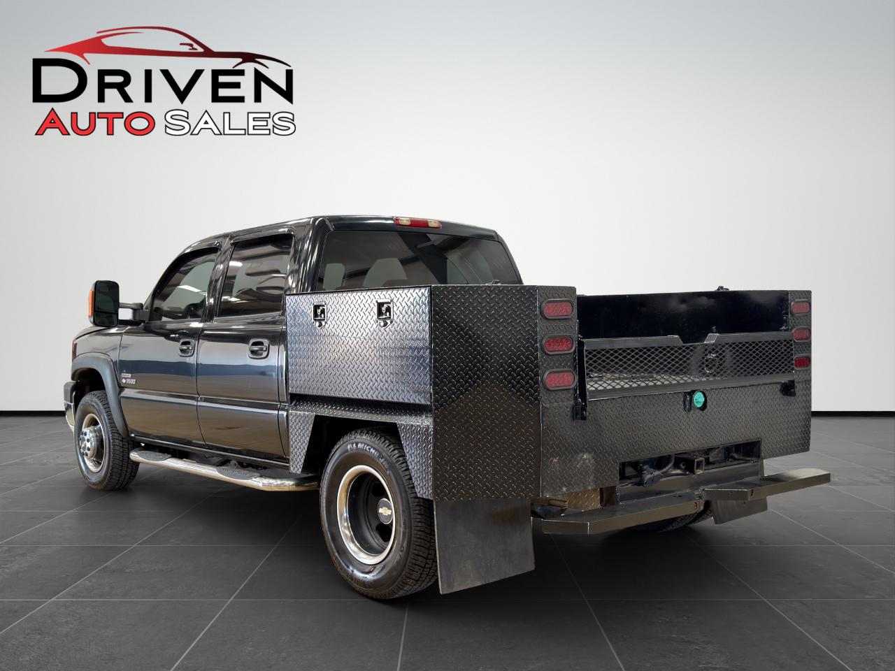 Chevrolet Silverado 3500 Crew Cab 167" WB 4WD DRW LT 2005