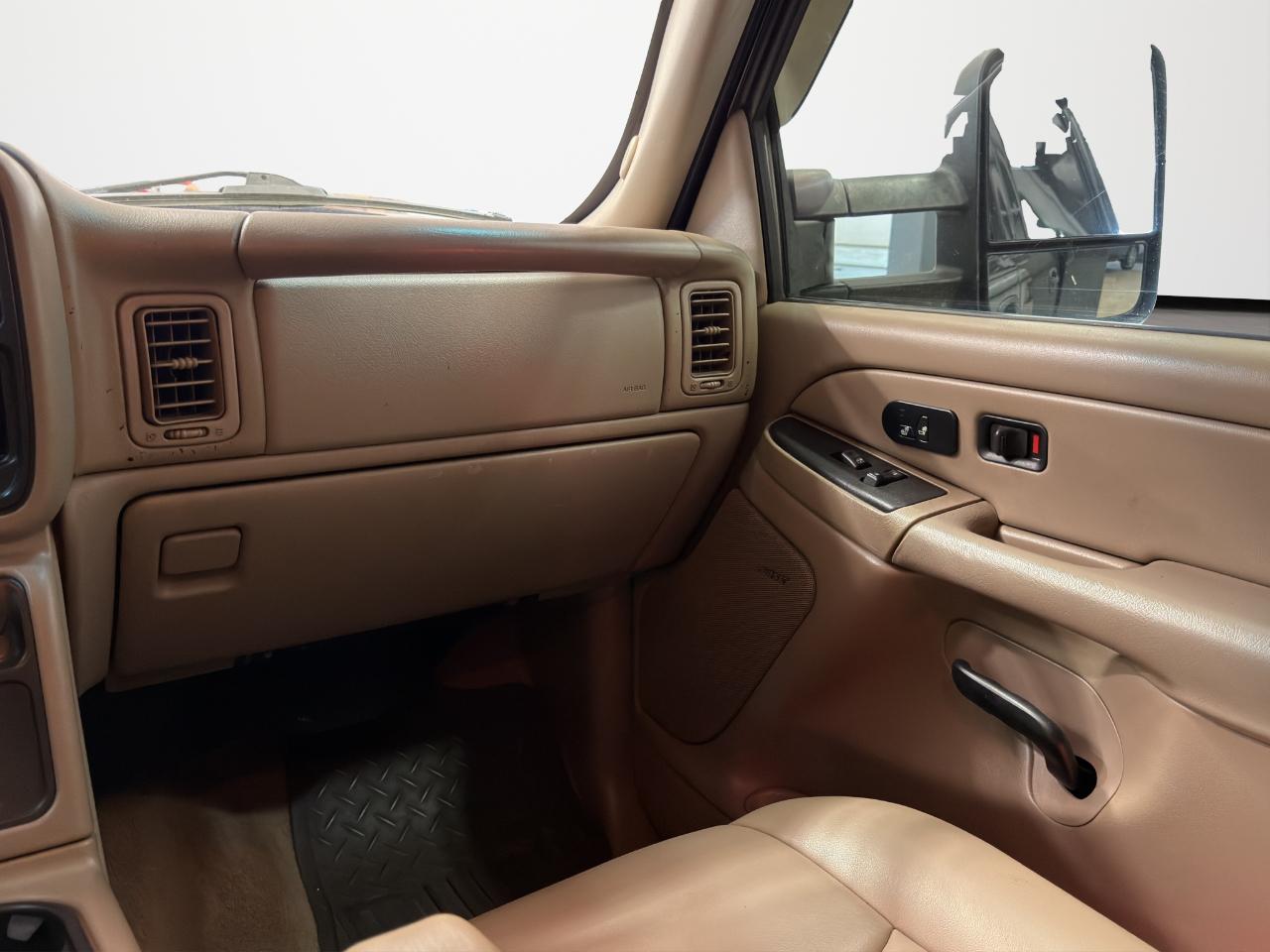 Chevrolet Silverado 3500 Crew Cab 167" WB 4WD DRW LT 2005