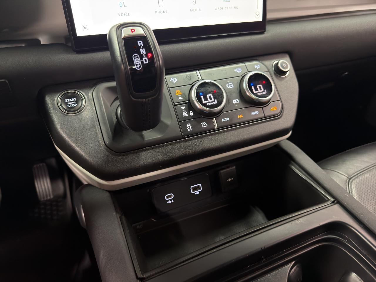 Land Rover Defender 130 SE AWD 2023