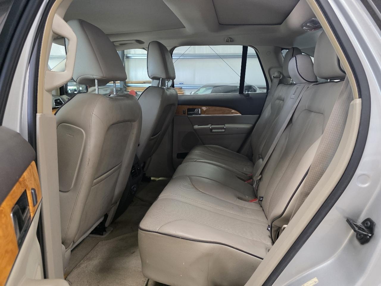 Lincoln MKX FWD 4dr 2011