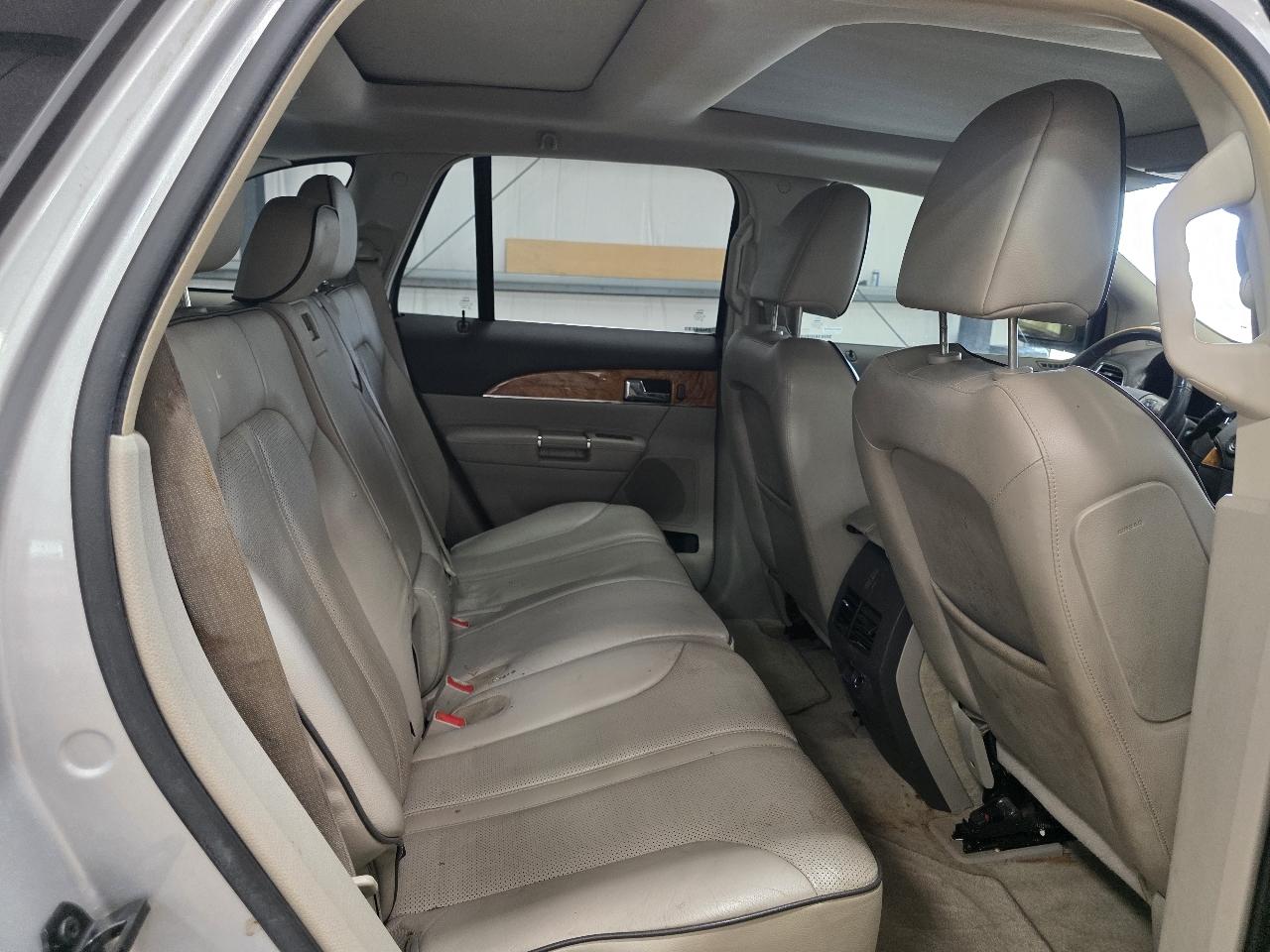 Lincoln MKX FWD 4dr 2011