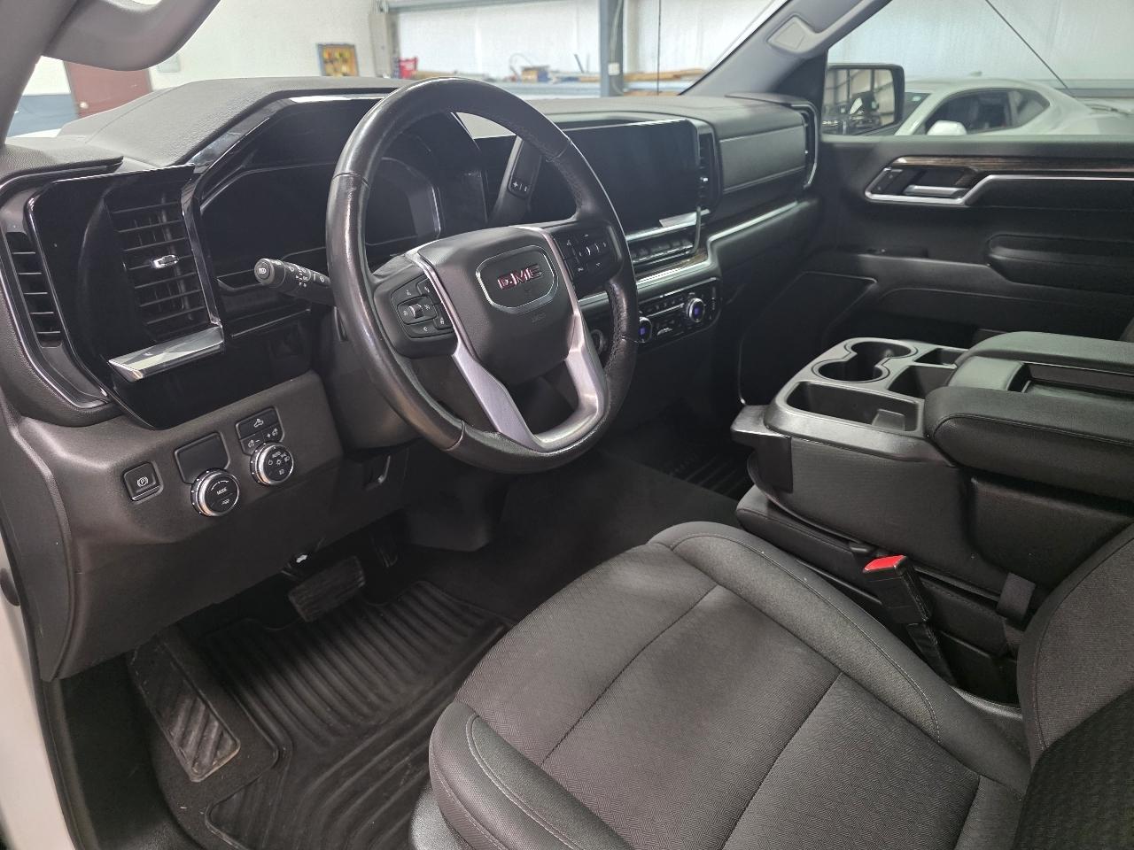 GMC Sierra 1500 2WD Crew Cab 147" Elevation 2022
