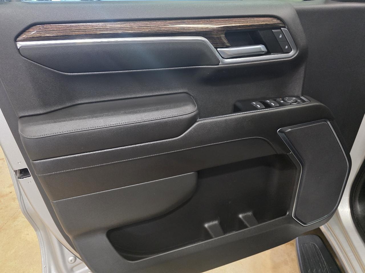 GMC Sierra 1500 2WD Crew Cab 147" Elevation 2022