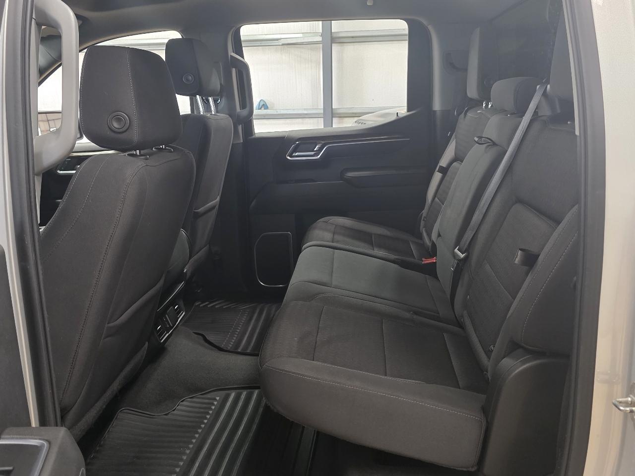 GMC Sierra 1500 2WD Crew Cab 147" Elevation 2022