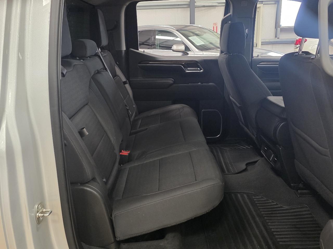 GMC Sierra 1500 2WD Crew Cab 147" Elevation 2022