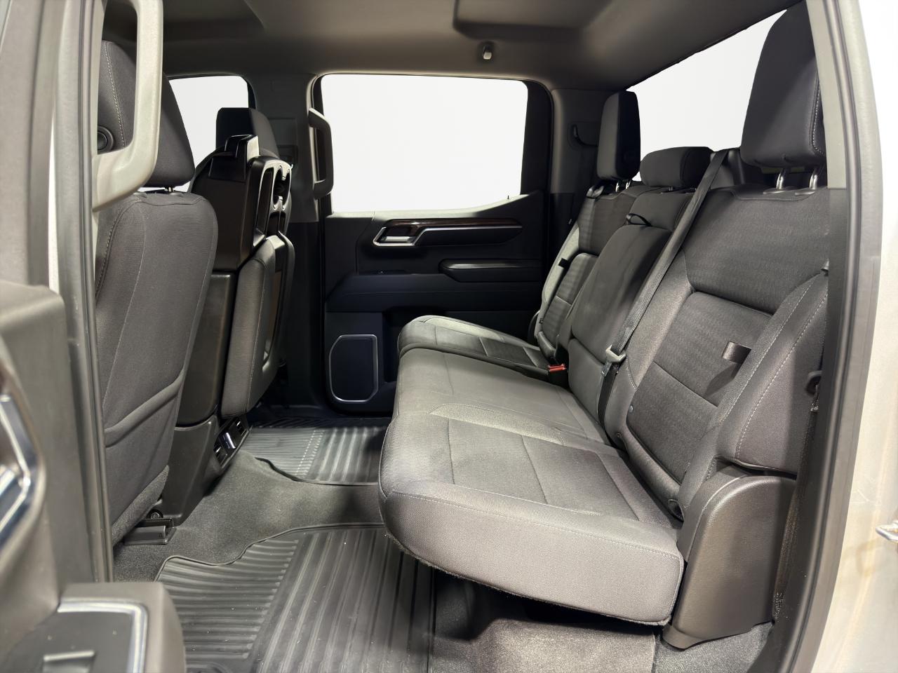 GMC Sierra 1500 2WD Crew Cab 147" Elevation 2022