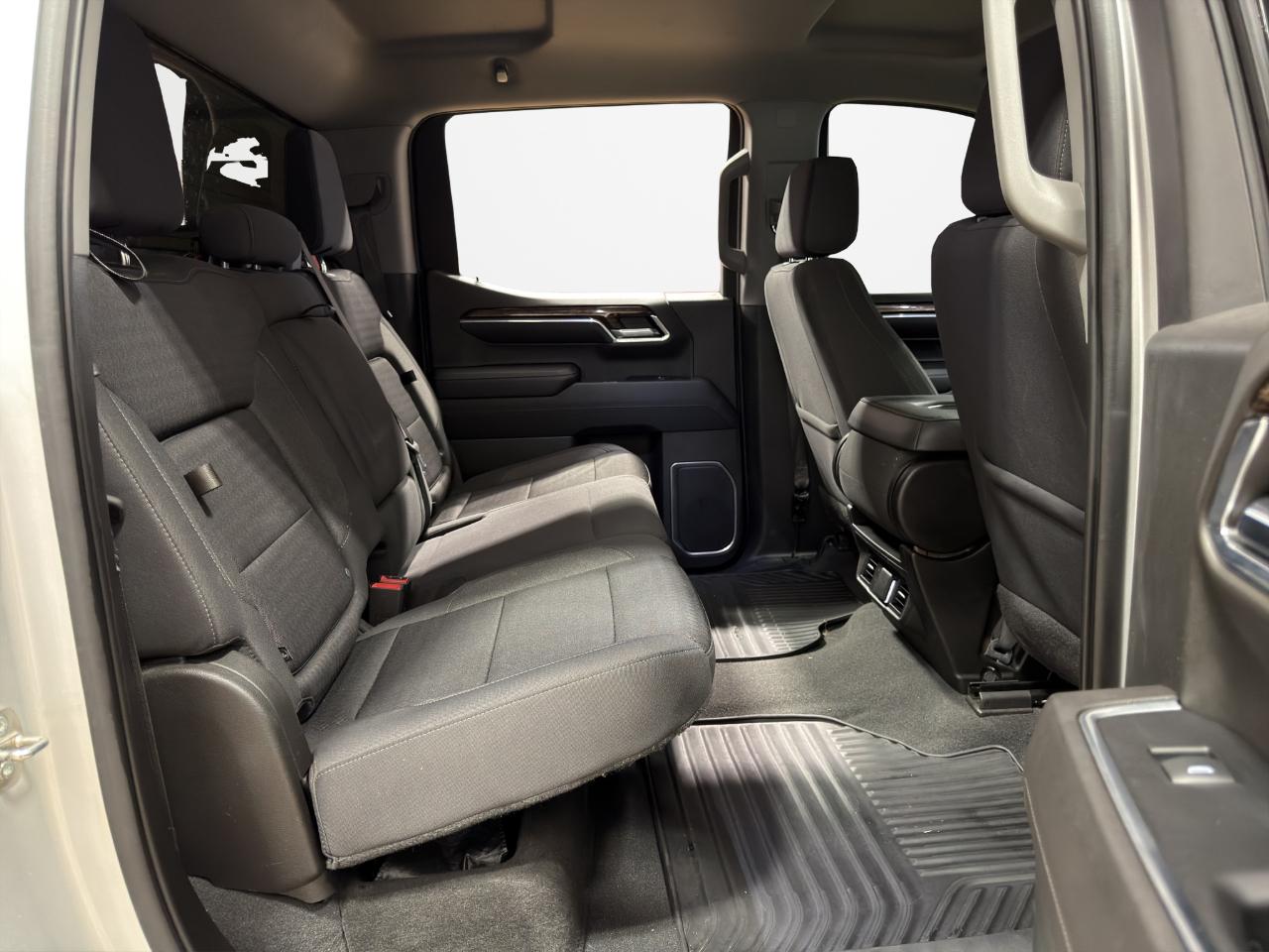 GMC Sierra 1500 2WD Crew Cab 147" Elevation 2022