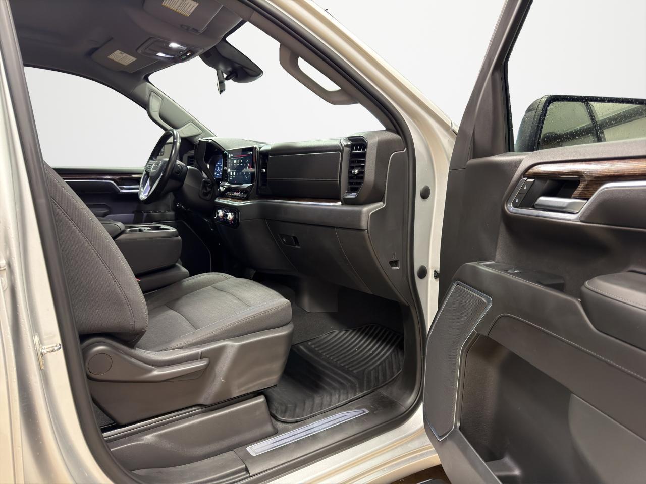 GMC Sierra 1500 2WD Crew Cab 147" Elevation 2022
