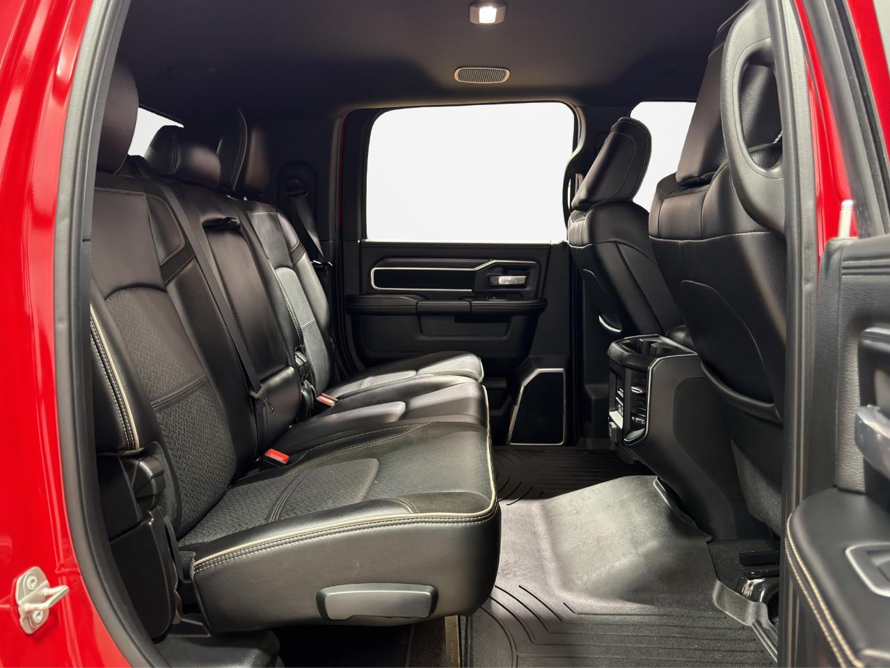 RAM 3500 Laramie 4x4 Mega Cab 6'4" Box 2023