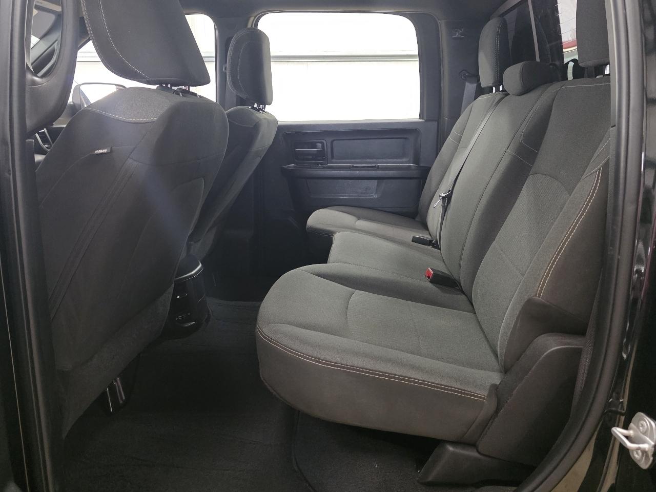 RAM 3500 Tradesman 4x4 Crew Cab 8' Box 2022