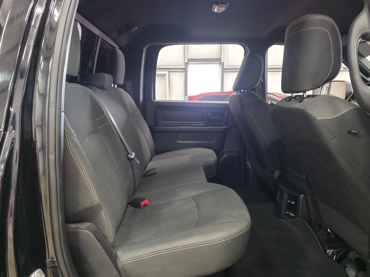 RAM 3500 Tradesman 4x4 Crew Cab 8' Box 2022