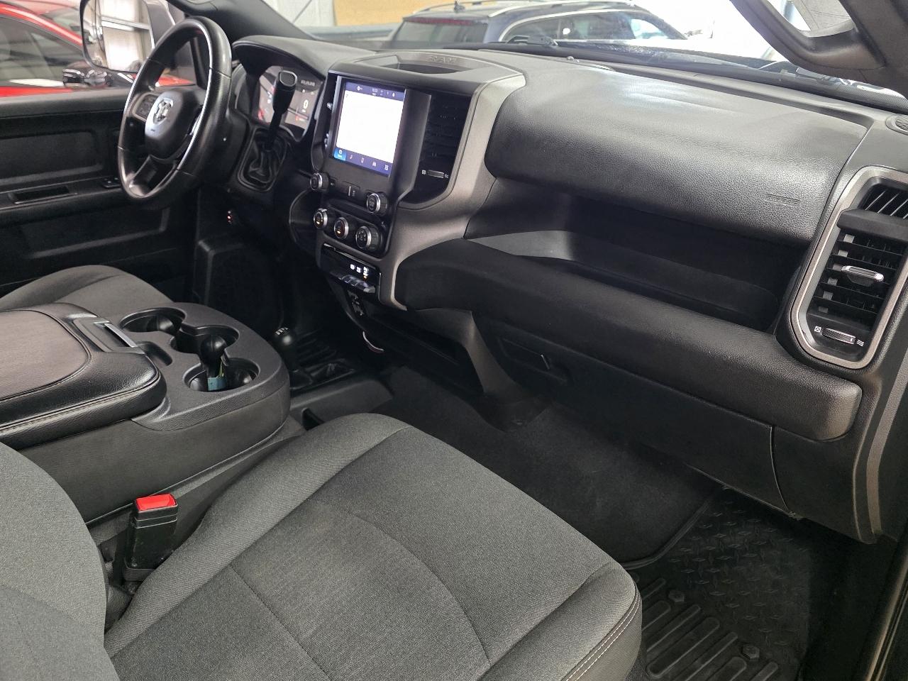 RAM 3500 Tradesman 4x4 Crew Cab 8' Box 2022