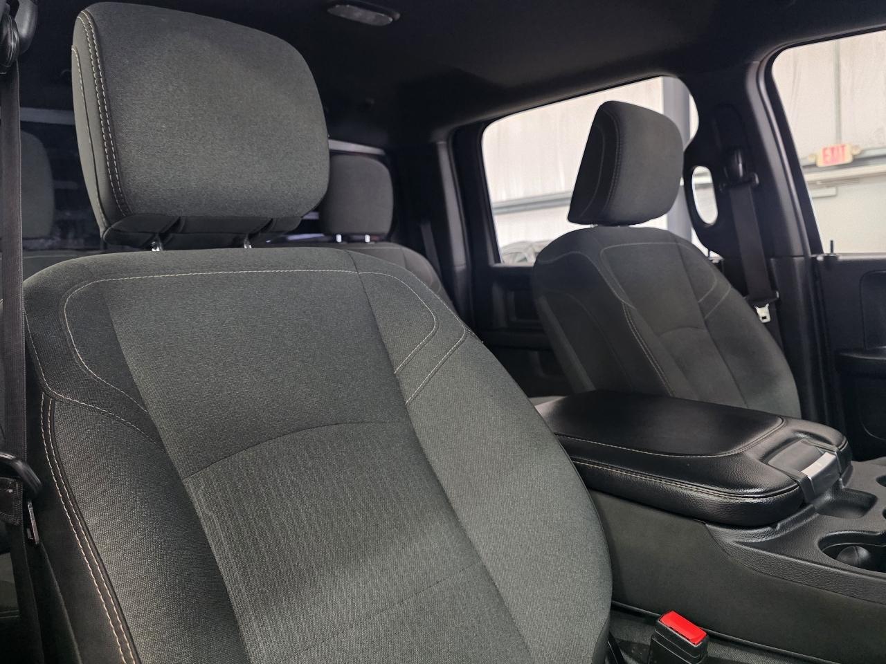 RAM 3500 Tradesman 4x4 Crew Cab 8' Box 2022