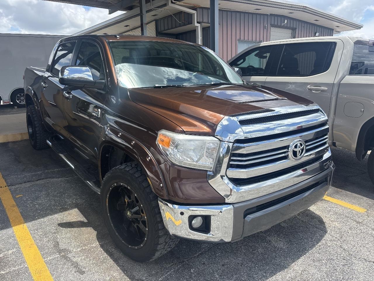 Toyota Tundra 4WD Truck CrewMax 5.7L FFV V8 6-Spd AT 1794 (Natl) 2016