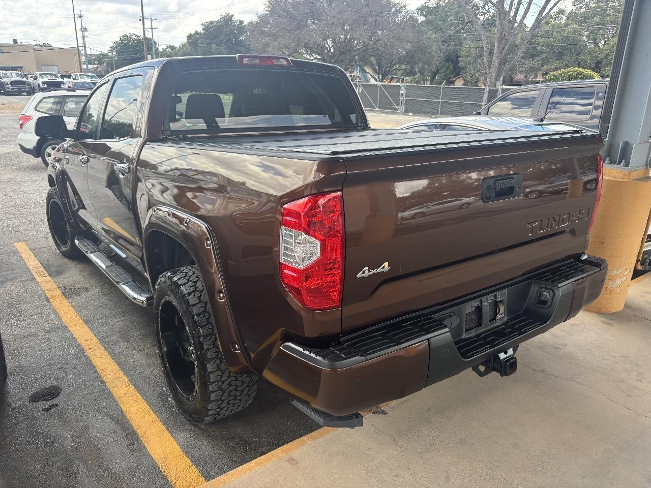 Toyota Tundra 4WD Truck CrewMax 5.7L FFV V8 6-Spd AT 1794 (Natl) 2016