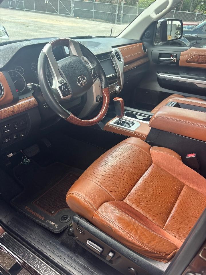 Toyota Tundra 4WD Truck CrewMax 5.7L FFV V8 6-Spd AT 1794 (Natl) 2016
