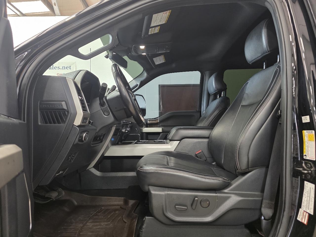Ford Super Duty F-350 DRW Lariat 4WD Crew Cab 8' Box 2022
