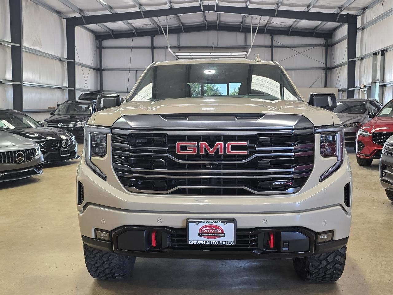 GMC Sierra 1500 4WD Crew Cab 147" AT4 2022