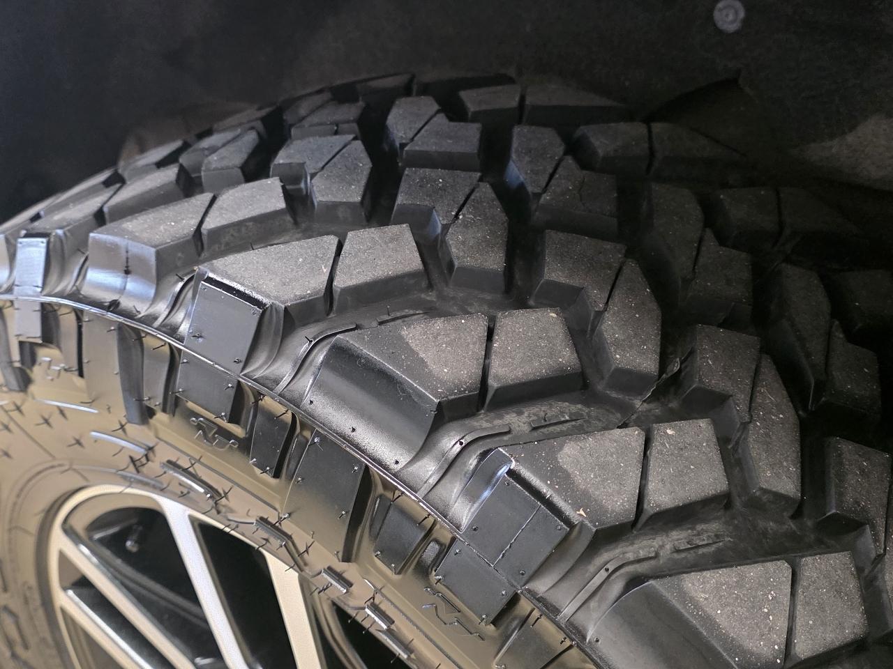 GMC Sierra 1500 4WD Crew Cab 147" AT4 2022