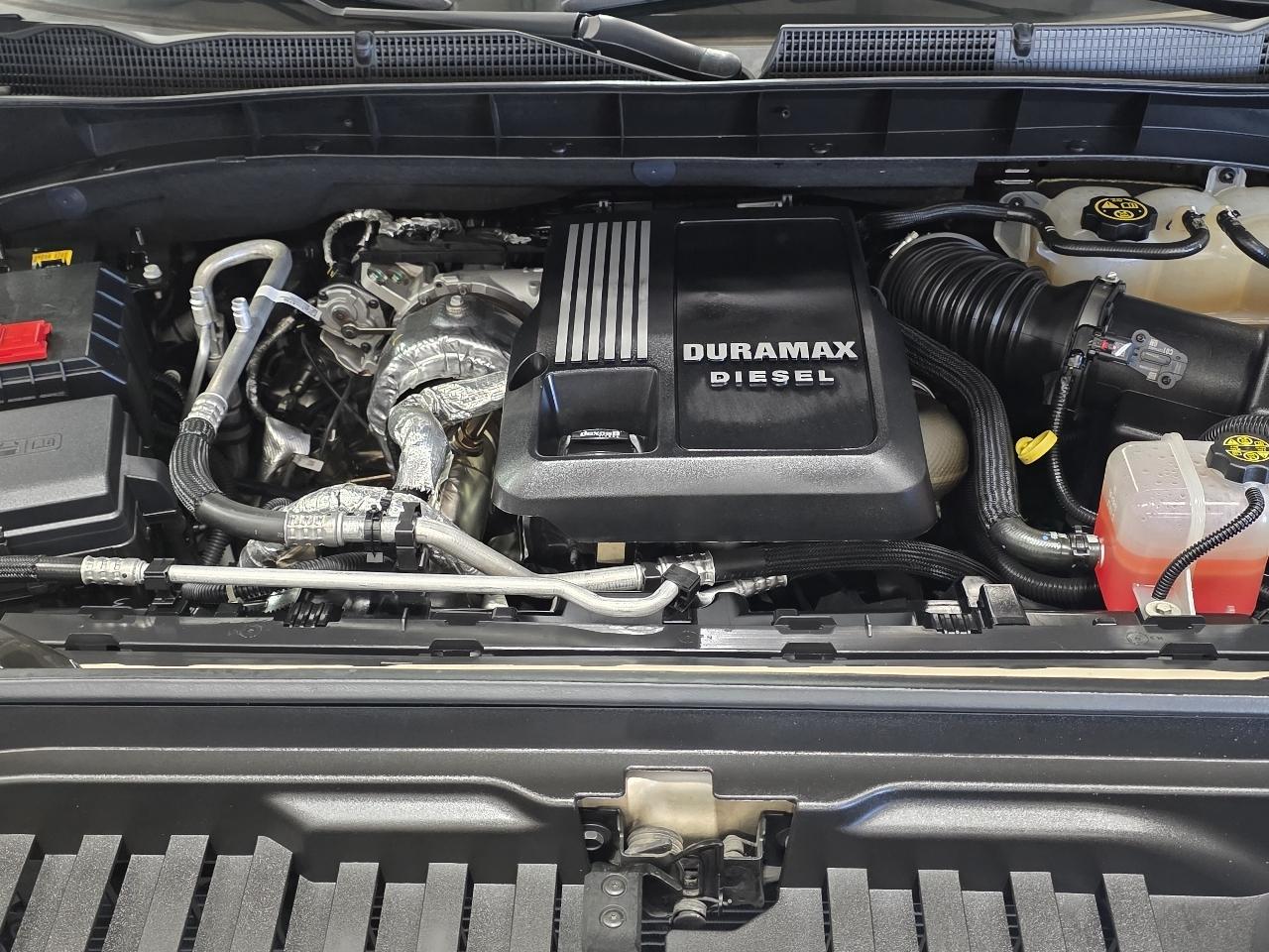 GMC Sierra 1500 4WD Crew Cab 147" AT4 2022
