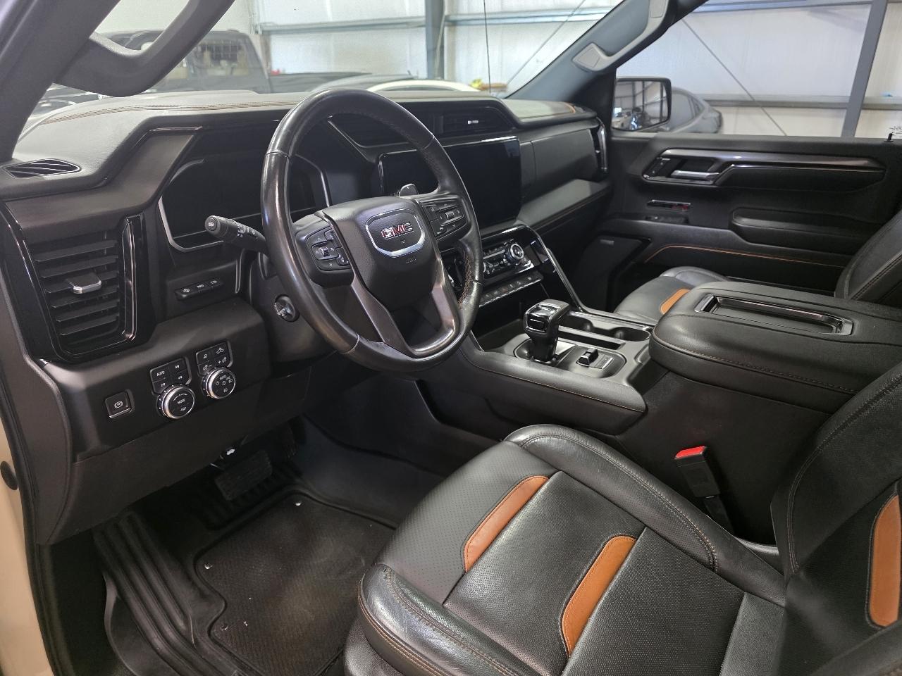 GMC Sierra 1500 4WD Crew Cab 147" AT4 2022