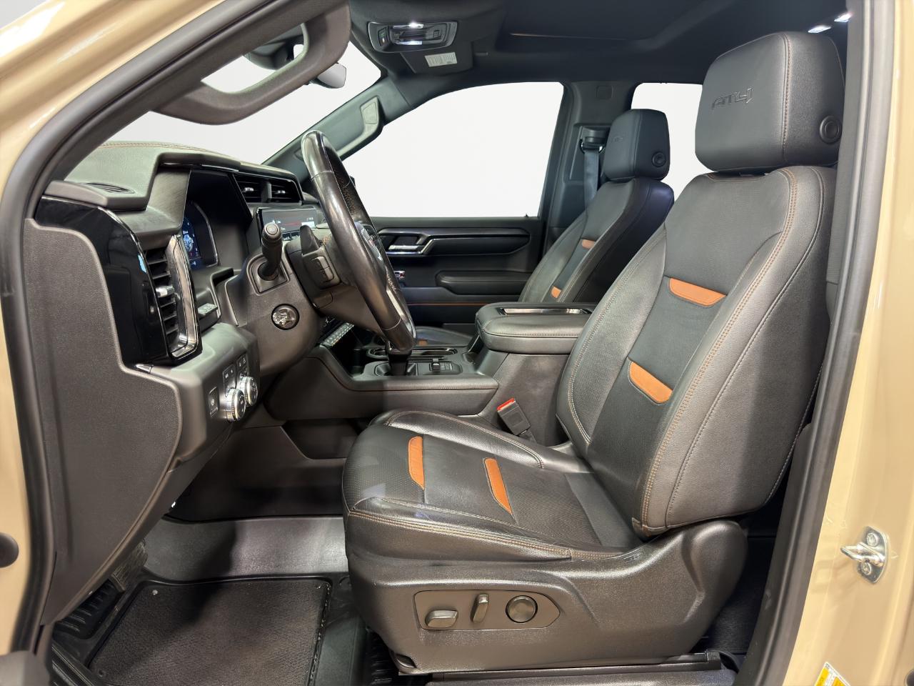 GMC Sierra 1500 4WD Crew Cab 147" AT4 2022