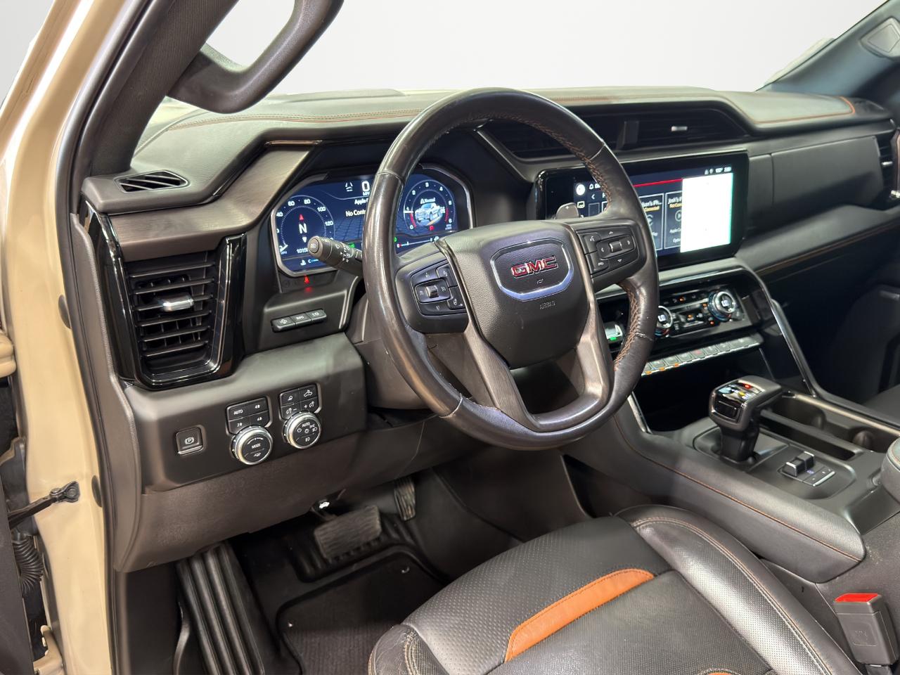 GMC Sierra 1500 4WD Crew Cab 147" AT4 2022