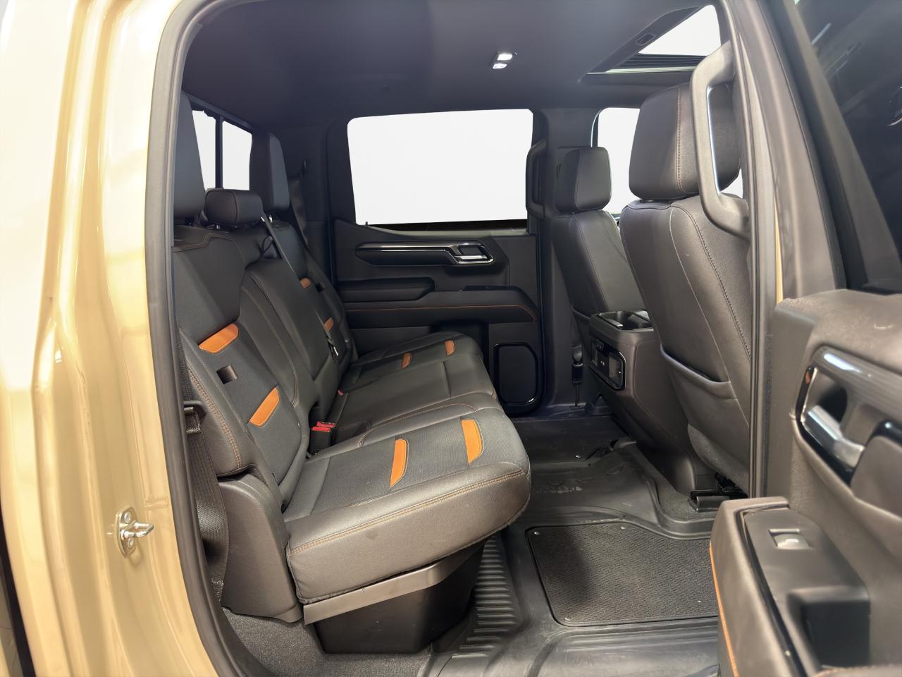 GMC Sierra 1500 4WD Crew Cab 147" AT4 2022