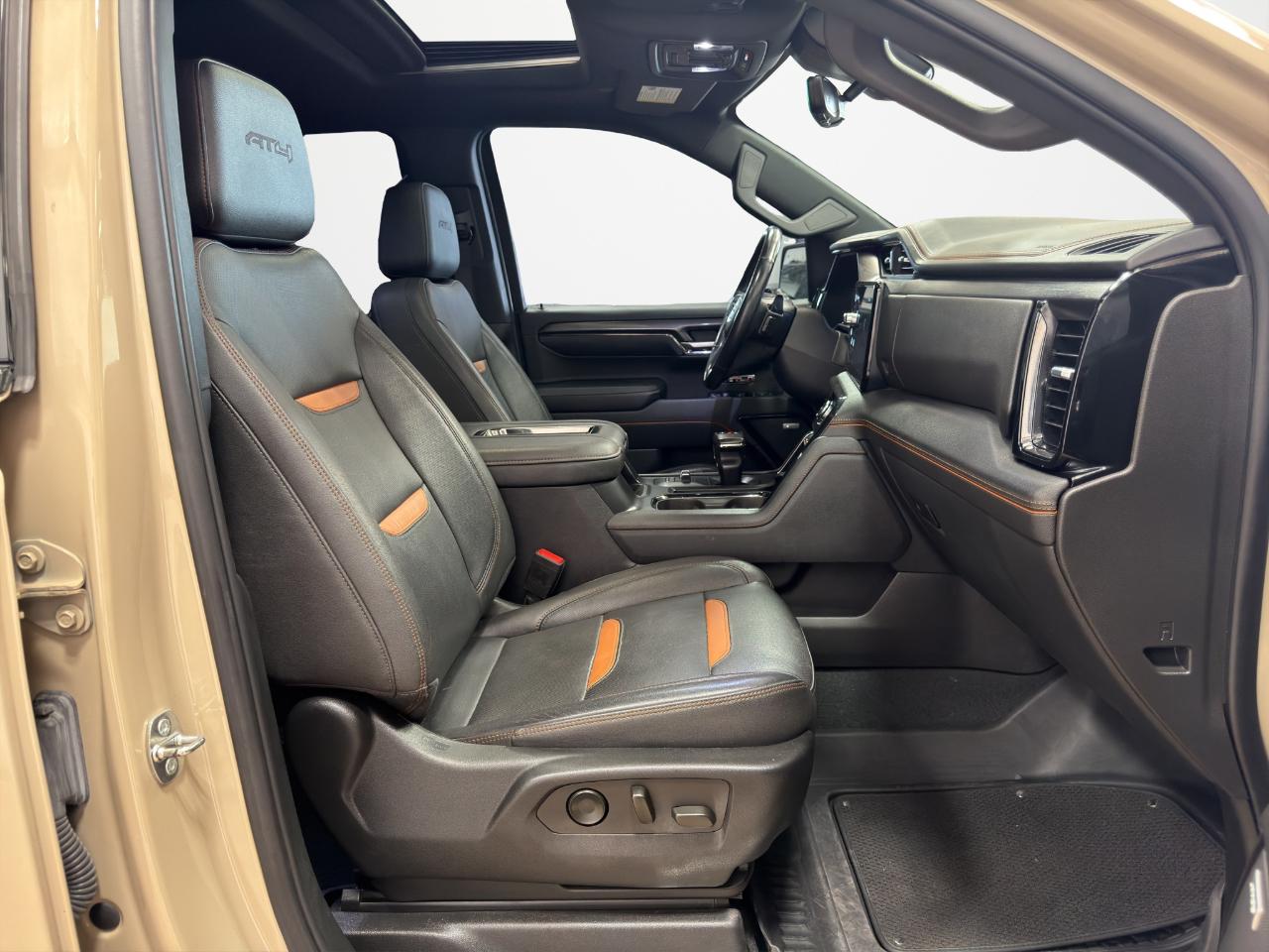 GMC Sierra 1500 4WD Crew Cab 147" AT4 2022