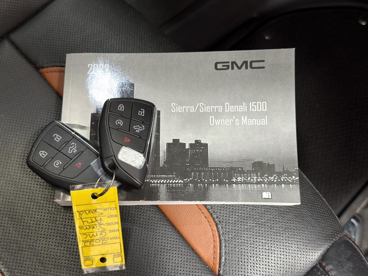 GMC Sierra 1500 4WD Crew Cab 147" AT4 2022