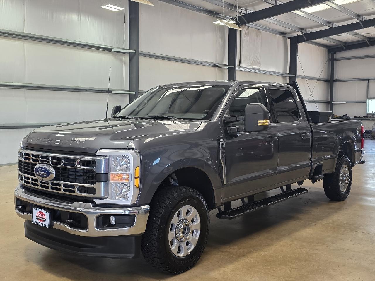 2024 Ford Super Duty F-350 SRW XLT 4WD Crew Cab 8' Box