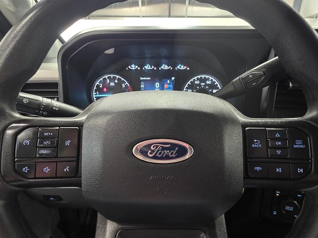 Ford Super Duty F-350 SRW XLT 4WD Crew Cab 8' Box 2024