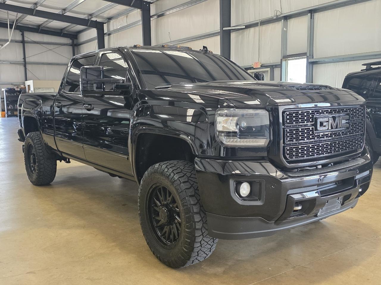 GMC Sierra 2500HD 4WD Crew Cab 153.7" Denali 2018
