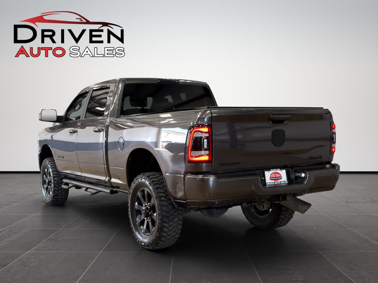 RAM 2500 Big Horn 4x4 Crew Cab 6'4" Box 2021