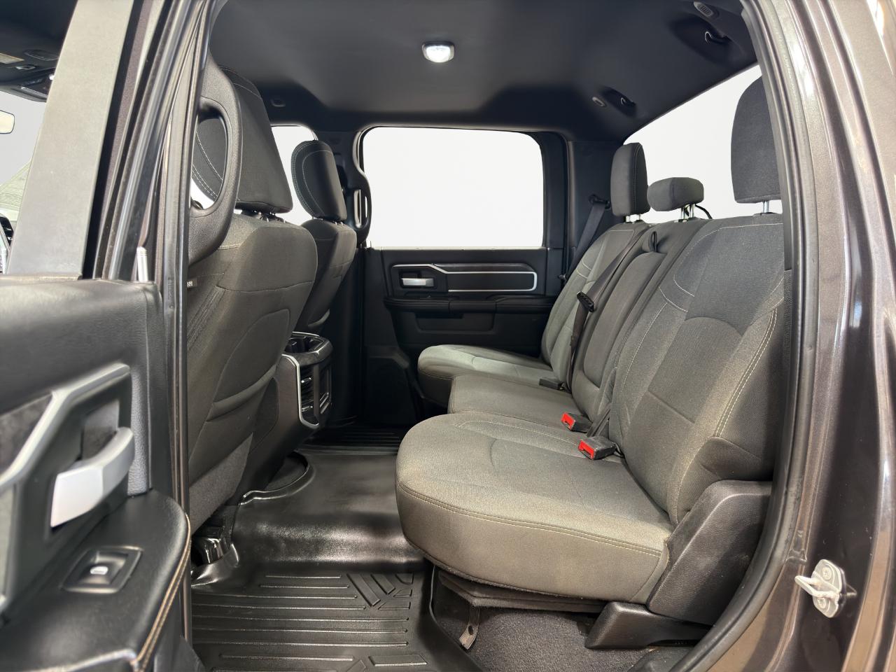 RAM 2500 Big Horn 4x4 Crew Cab 6'4" Box 2021