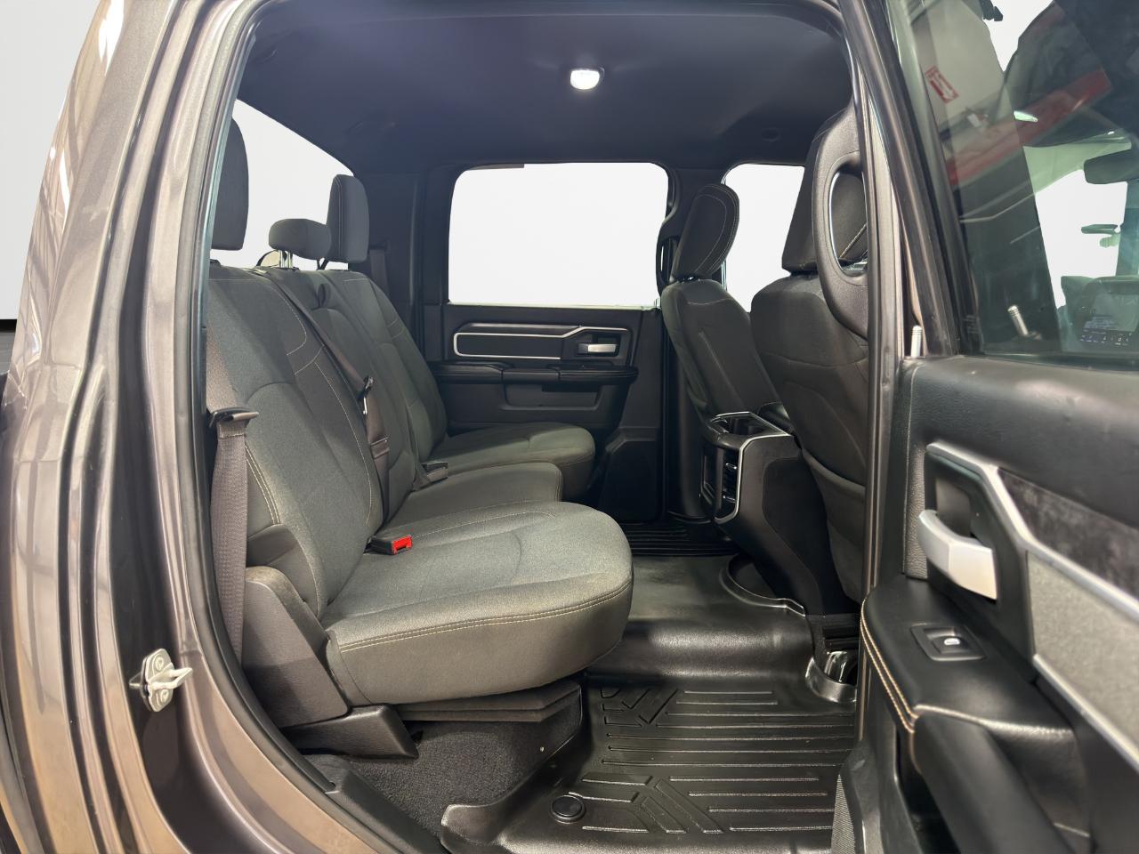RAM 2500 Big Horn 4x4 Crew Cab 6'4" Box 2021