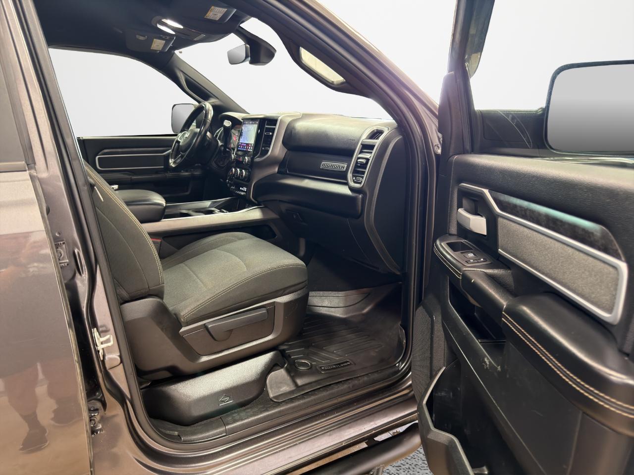 RAM 2500 Big Horn 4x4 Crew Cab 6'4" Box 2021