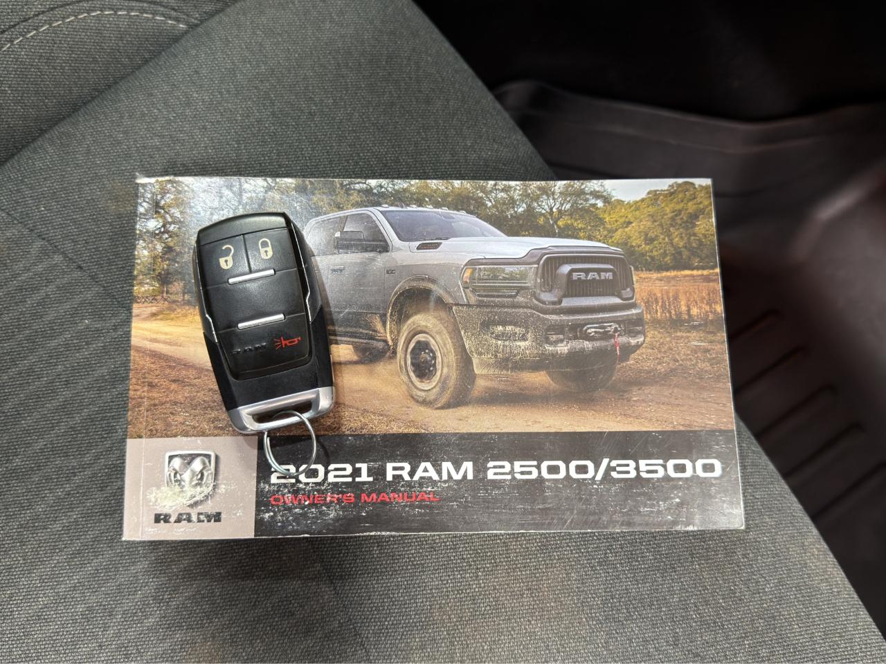 RAM 2500 Big Horn 4x4 Crew Cab 6'4" Box 2021