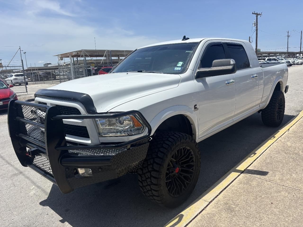 RAM 2500 Laramie 4x4 Mega Cab 6'4" Box 2018