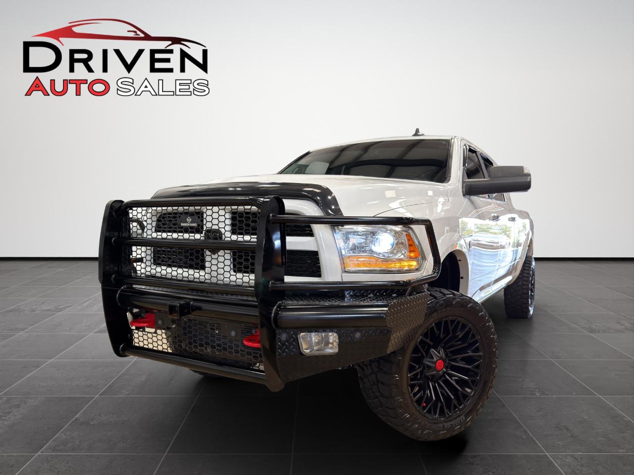 RAM 2500 Laramie 4x4 Mega Cab 6'4" Box 2018