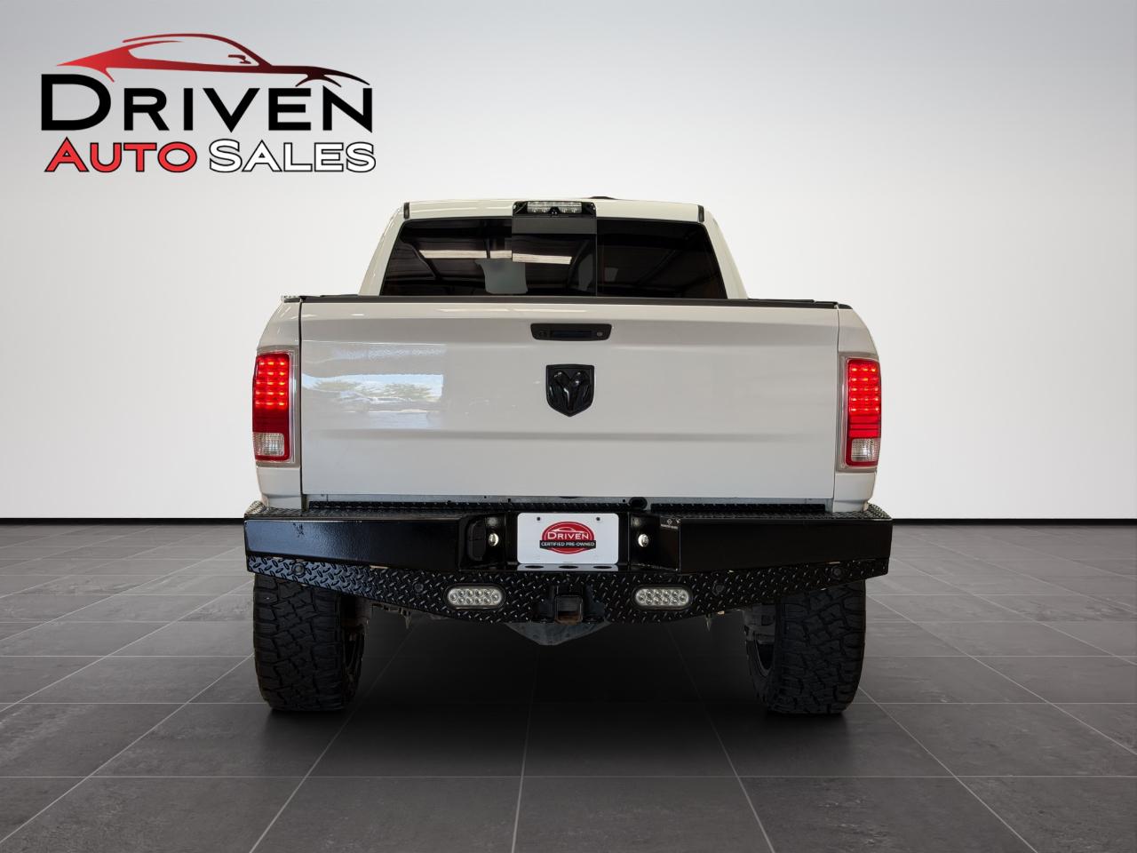 RAM 2500 Laramie 4x4 Mega Cab 6'4" Box 2018