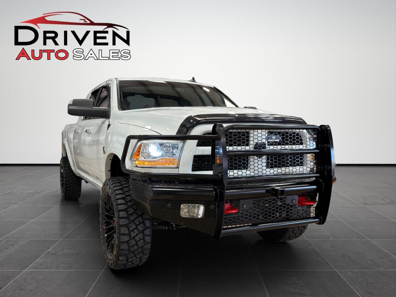 RAM 2500 Laramie 4x4 Mega Cab 6'4" Box 2018