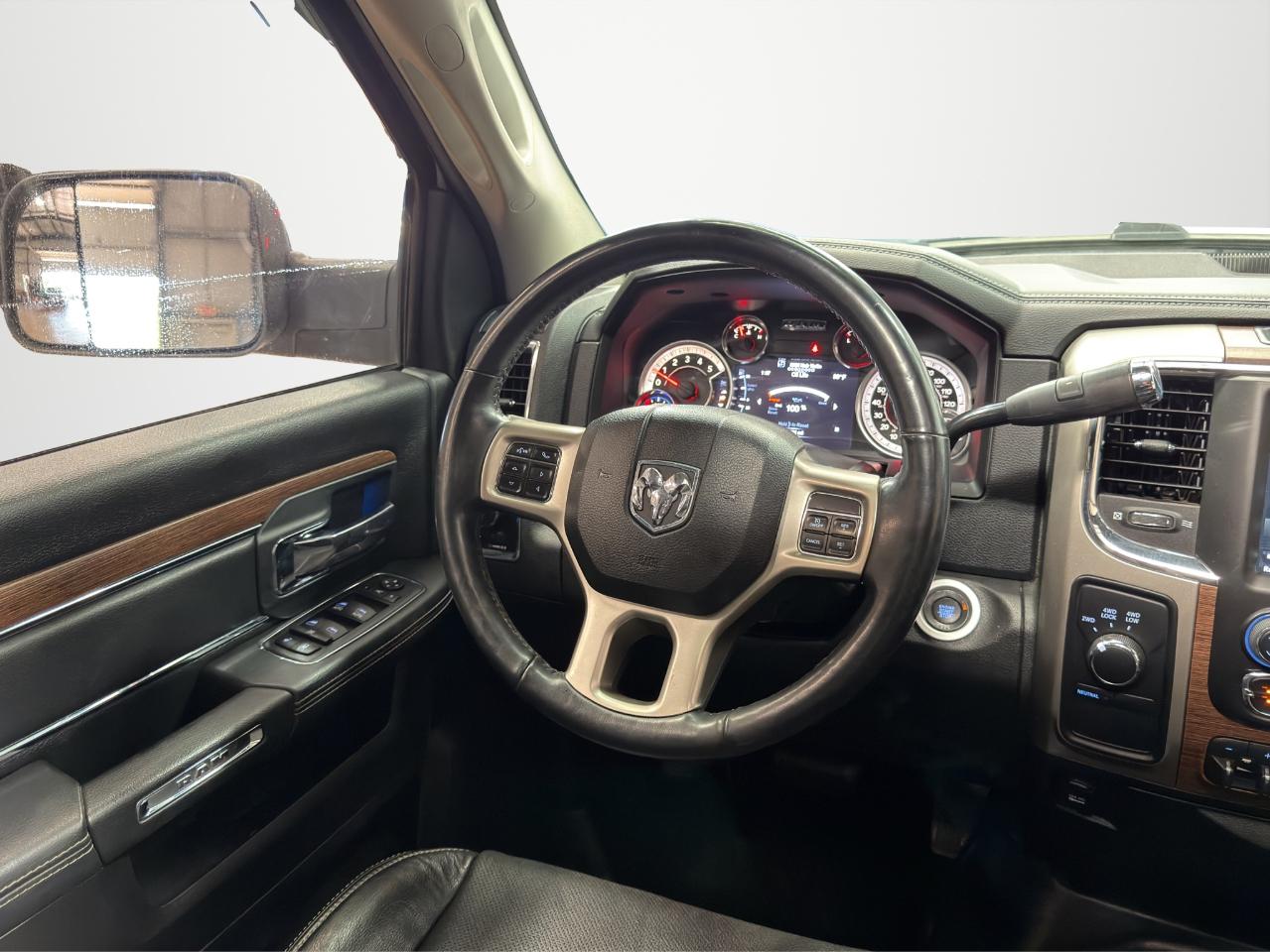 RAM 2500 Laramie 4x4 Mega Cab 6'4" Box 2018