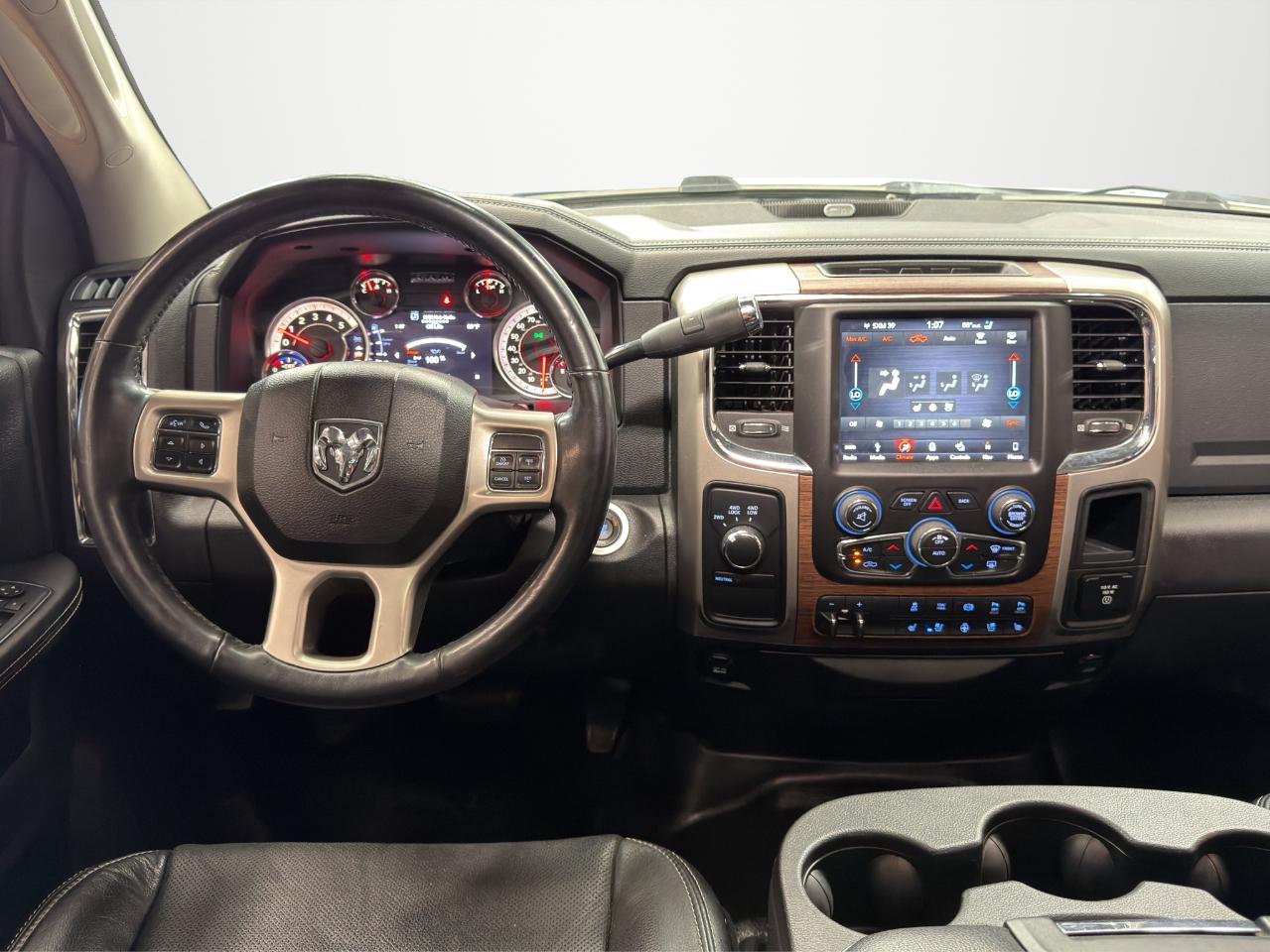 RAM 2500 Laramie 4x4 Mega Cab 6'4" Box 2018