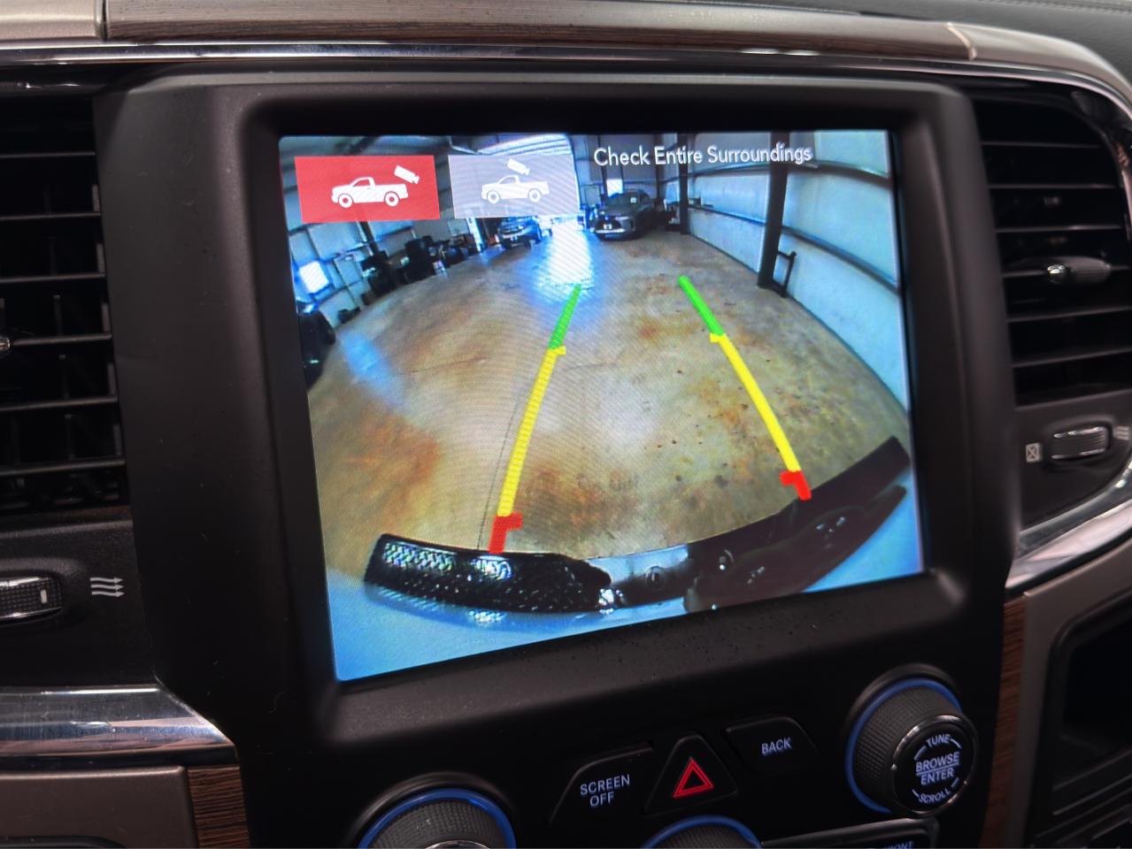 RAM 2500 Laramie 4x4 Mega Cab 6'4" Box 2018