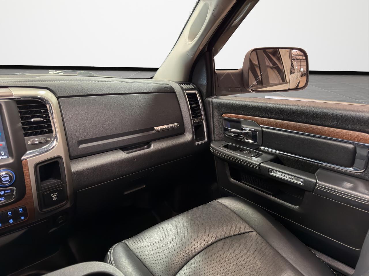 RAM 2500 Laramie 4x4 Mega Cab 6'4" Box 2018